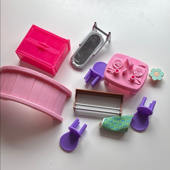 2002 Fisher price sweet streets Playhouse with accessories - Picture 4 of 4